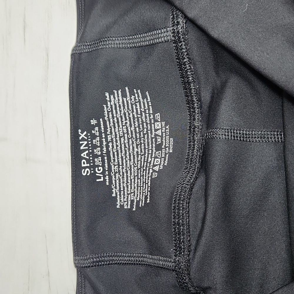 Spanx Lined Performance Shorts, Large, Black. - image 4